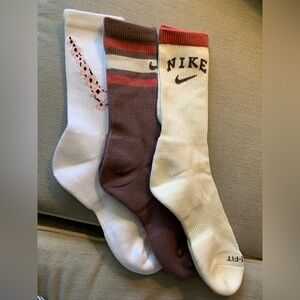 Nike Crew Sock Trio in White, Brown and Pink Accents- Retro look